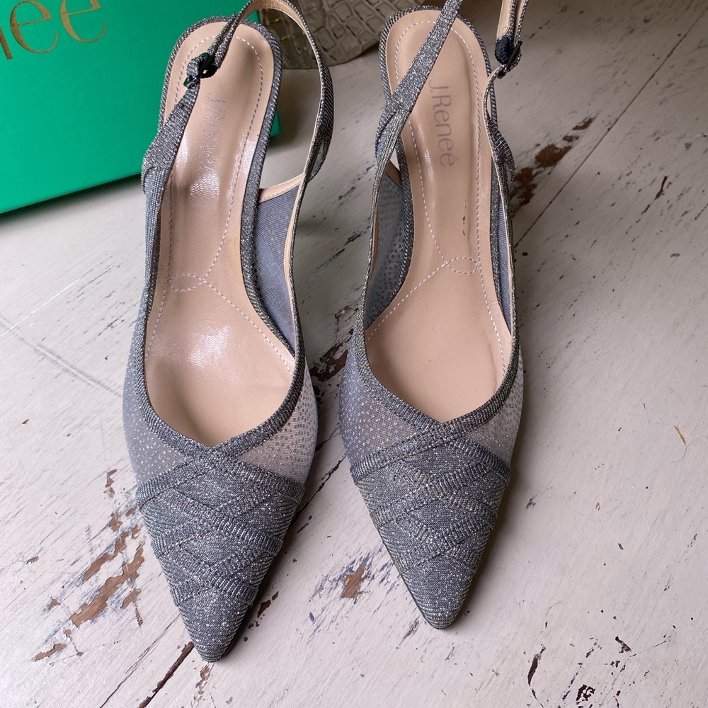 Sz 12 J.Renee heels / 4 inches tall / no flaws